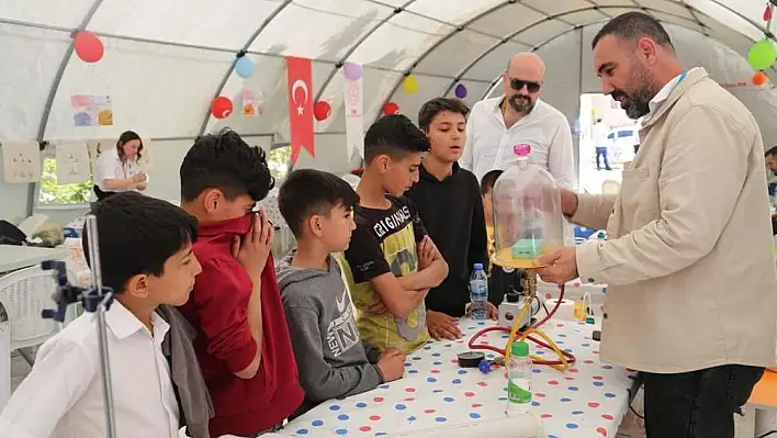 İzmir’den Kahramanmaraş’a çocuklarla ‘El Ele Bilim’ projesi