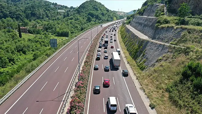 İzmir’e dört günde 280 bin 713 araç girişi yapıldı