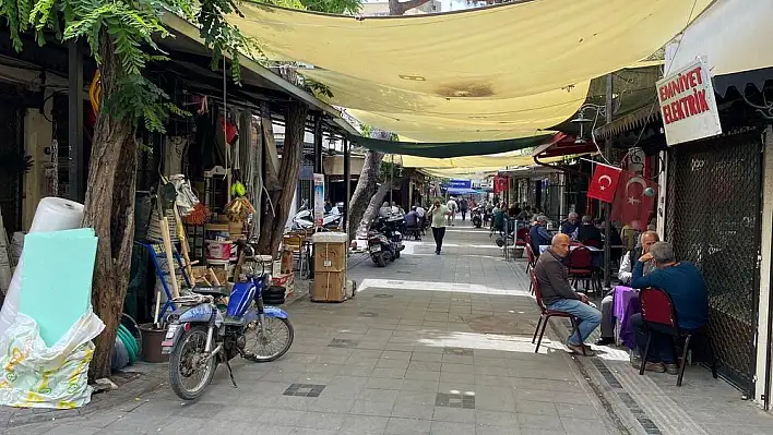 ‘İzmir’i çantada keklik görüyorlar’