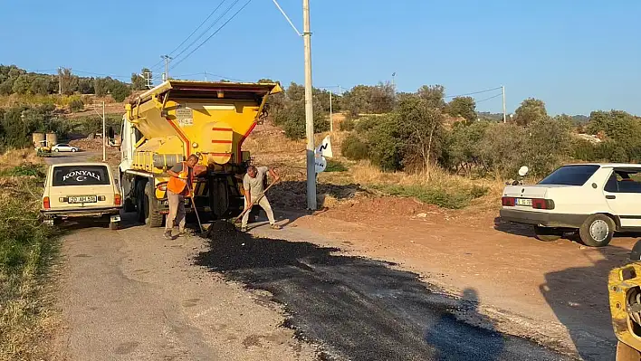 Karaburç Mahallesi'nde Yol Onarım Çalışmaları Devam Ediyor