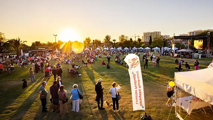 Karşıyaka'da çifte festival