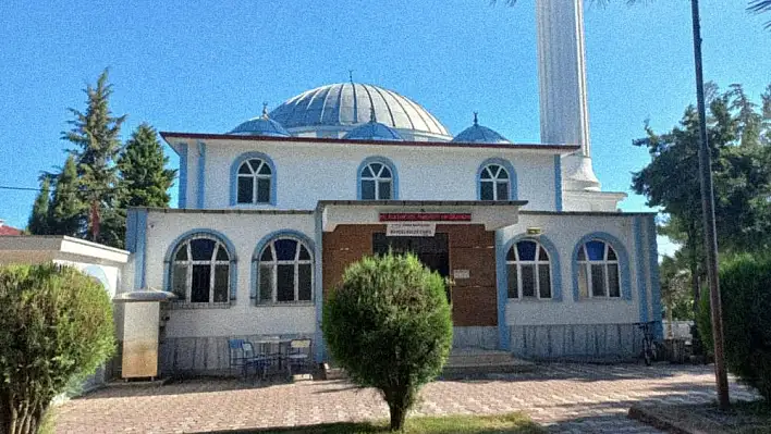 Kavgayı ayırmaya çalışan imam darp edildi