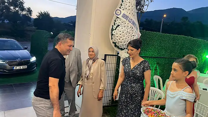 Kaymakam Erdoğan, Şehit Kardeşinin Düğününde Genç Çifte Mutluluk Diledi