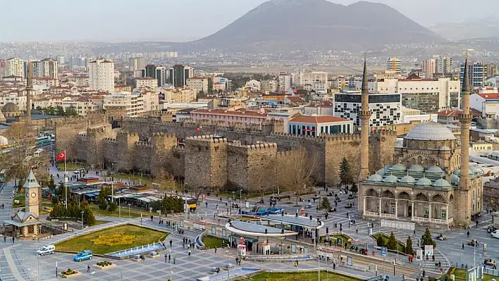 Kayseri depreminde 6 Şubat izi