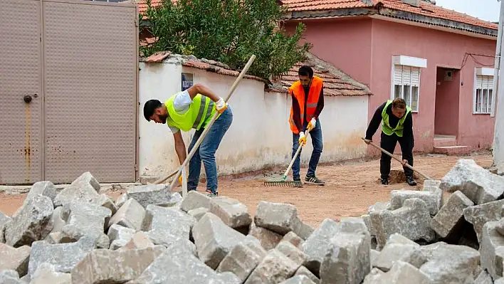 Kemalpaşa'da içme suyu ve kanal hatları yenilendi