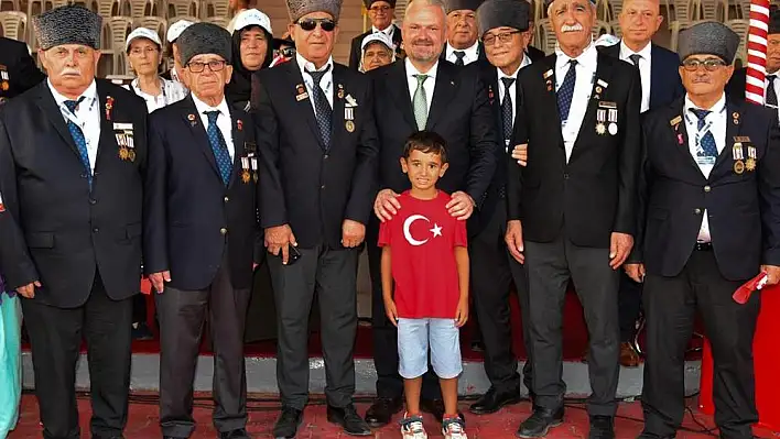 Kıbrıs Gazisi Menemenliler Barış ve Özgürlük Bayramı'nda Kıbrıs'ta