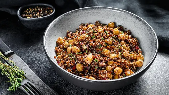 Kinoa salatası tarifi ile sağlıklı kalın