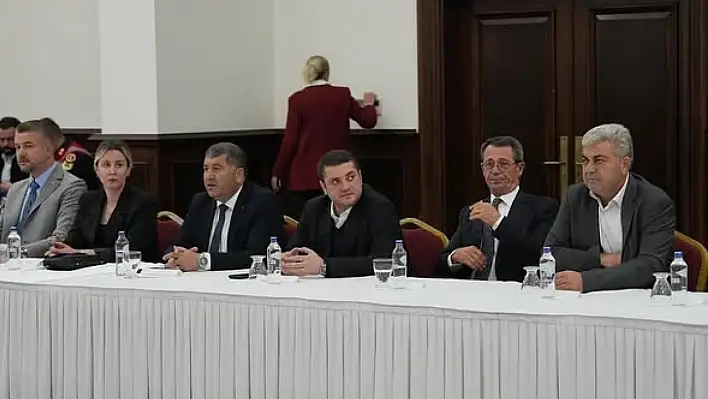 Kiraz Belediyesi'nden Can Dostlara Tam Destek: Hayvan Hakları Toplantısına Katılım