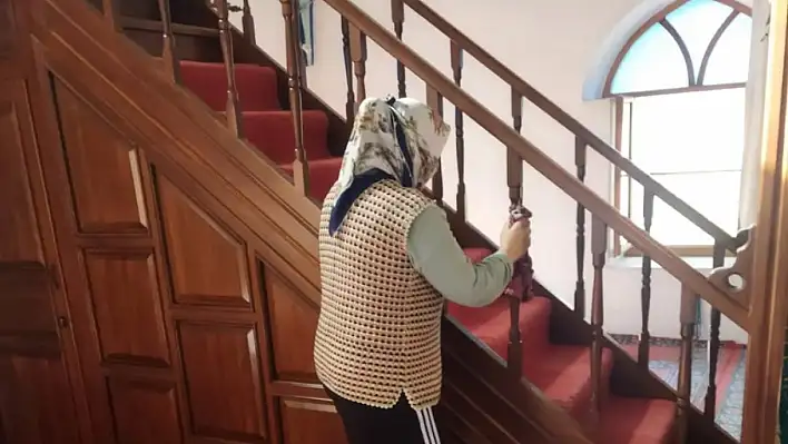 Kiraz Belediyesi'nden Ramazan Ayında Camii Temizliği