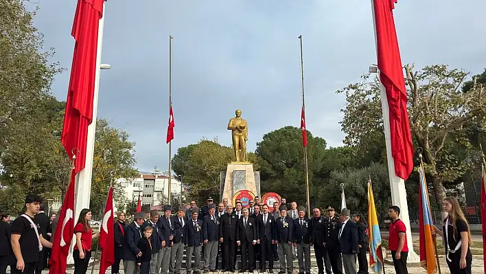 Kiraz'da 10 Kasım Atatürk'ü Anma Programı Düzenlendi