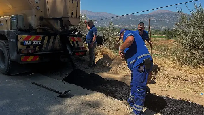 Kiraz'da Yol Bakım Çalışmaları Sürüyor