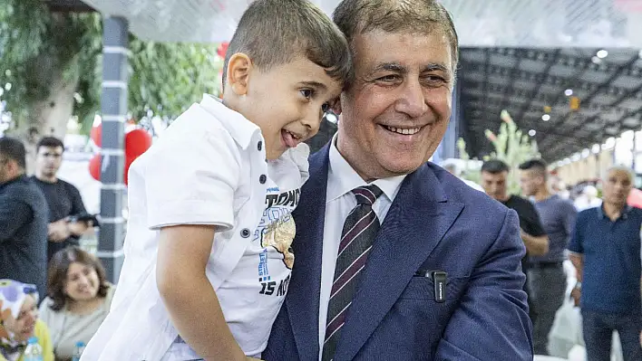 Kiraz, Ferdi Zeyrek Parkı ve Zübeyde Hanım Anne Evi ile taçlandı