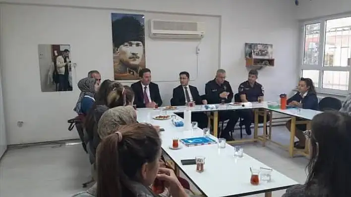 Kiraz Kaymakamı Karahan Karaburç Mahallesi'nde