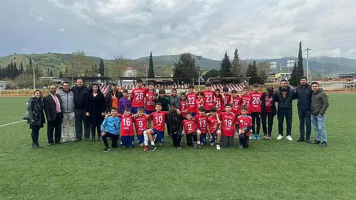 Kiraz'da Yıldızlar Futbol Turnuvası finalleri yapıldı