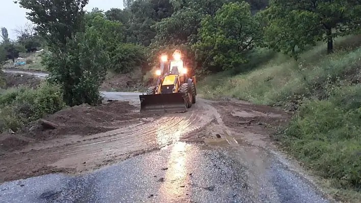 Kiraz’da Yoğun Yağışın Ardından Hızla Çalışmalar Başladı