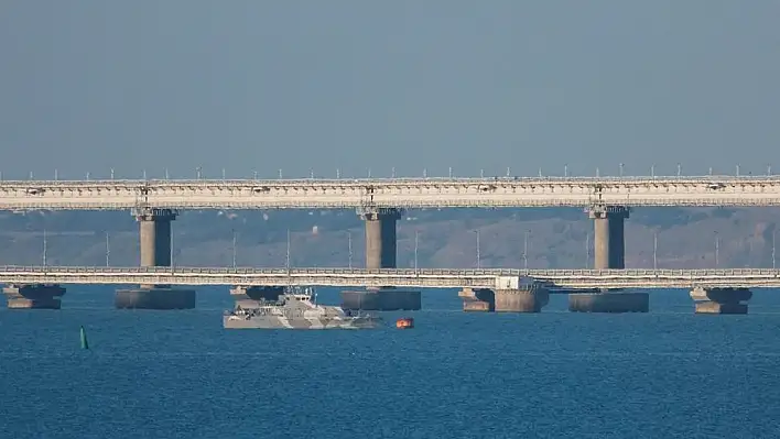 Kırım Köprüsü’nde patlama meydana geldi