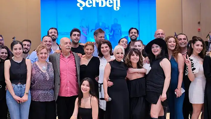 ‘Kızılcık Şerbeti’ sezon finalini görkemli bir davetle kutladı