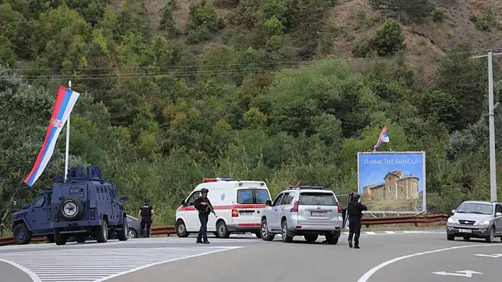 Kosova'da polis ile Sırp grup arasındaki çatışma devam ediyor