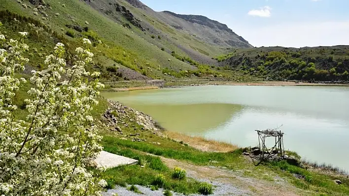 Krater gölünde sezon açıldı