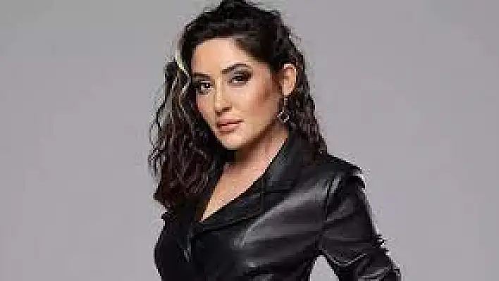Melek Mosso kimdir