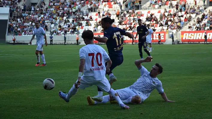 Menemen FK deplasmanda güldü