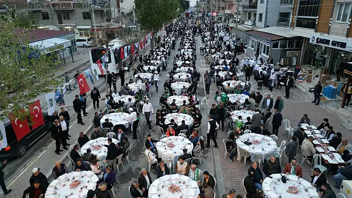 Menemen'in ilk açık ve kapalı yüzme havuzu yapılıyor