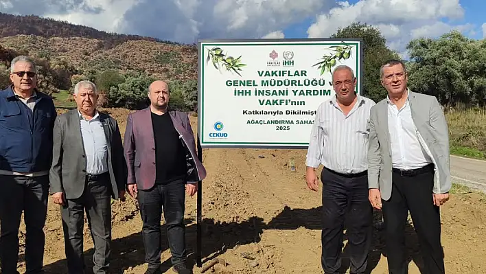 MHP ve AK Parti İlçe Başkanlarından Zeytin Ağacı Dikme Etkinliğine Destek