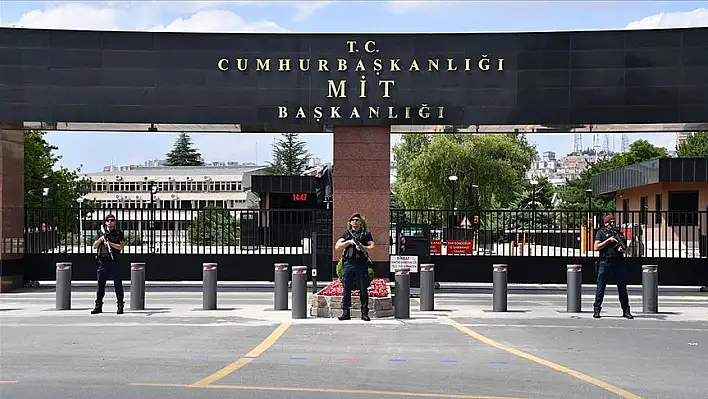 MİT, Erdoğan’ın sesini kullanarak iş insanlarını dolandırmaya çalışan kişiyi yakalattı