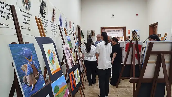 Ödemiş Anadolu Lisesi'nden Sanata Anlamlı Dokunuş: Yıl Sonu Resim Sergisi Açıldı
