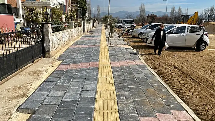 Ödemiş Belediyesi kilit parke taş kaplama çalışmalarına devam ediyor