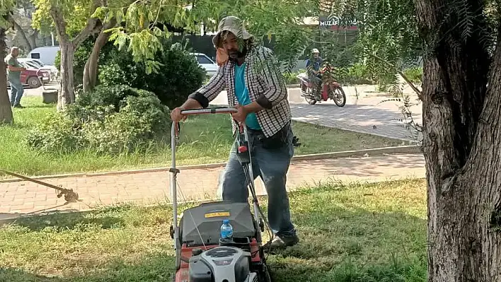 Ödemiş Belediyesi'nden Parklarda Bakım ve Temizlik Çalışmaları