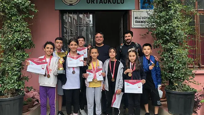 Ödemiş Ortaokulu öğrencilerinden Türkiye Şampiyonası başarısı