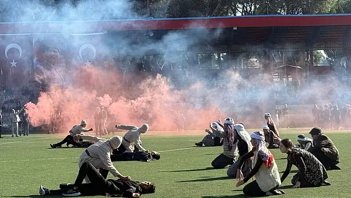 ÖDEMİŞ'TE CUMHURİYETİN 102. YILI COŞKUYLA KUTLANDI