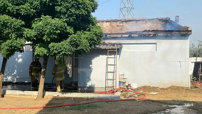ÖDEMİŞ'TE EV YANGININDA 1 YAŞINDAKİ MUHAMMET HAYATINI KAYBETTİ