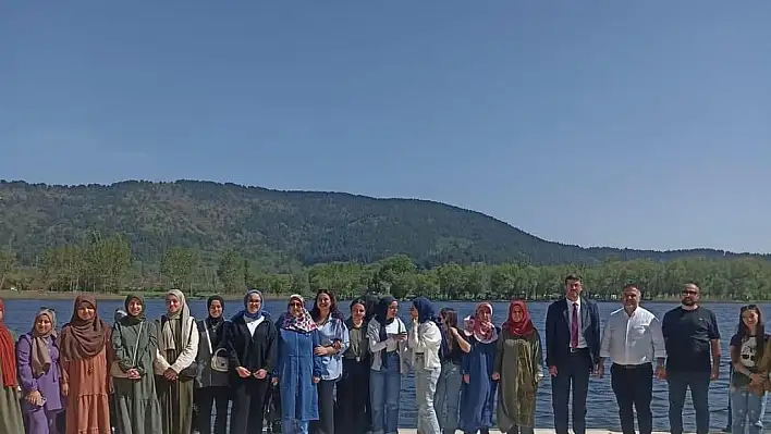ÖDEMİŞ'TE GENÇLER, KAHVALTI VE PİKNİK ETKİNLİĞİNDE BULUŞTU