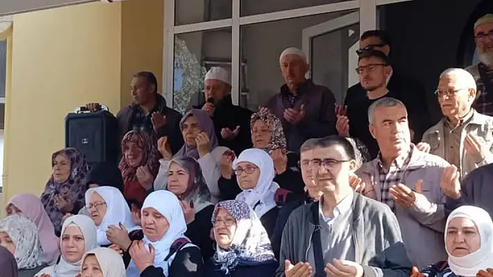 Ödemiş'te Umre Yolcuları Dualarla Uğurlandı