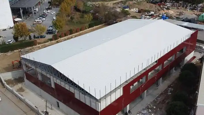 Ödemiş Yüzme Havuzu Gençlerin Hizmetine Hazırlanıyor