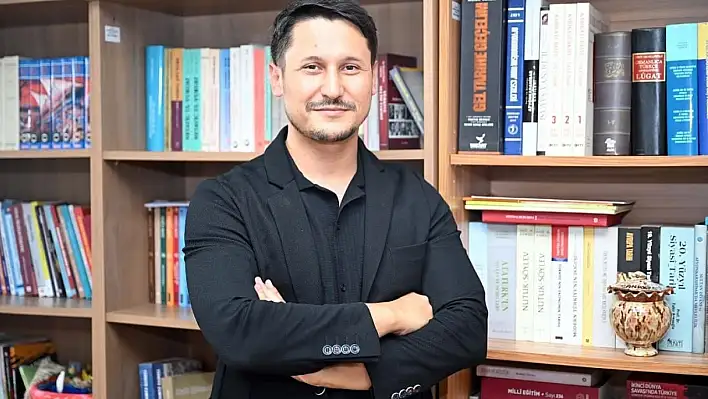 Ödemişli Akademisyen Doç. Dr. Ahmet Göçen'den Uluslararası Dijital Eğitimde Büyük Başarı