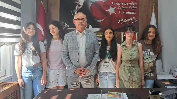 Ödemişli Öğrenciler TÜBİTAK'tan Ödülle Döndü