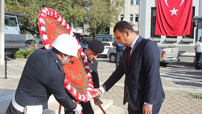 ÖDEMİŞ'TE GAZİLER GÜNÜ TÖRENLE KUTLANDI