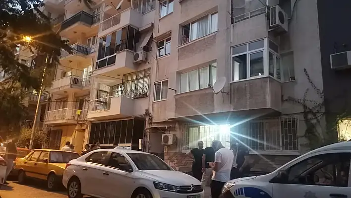 Oğlu kalp krizinden annesi yatalak olduğu için açlıktan öldü