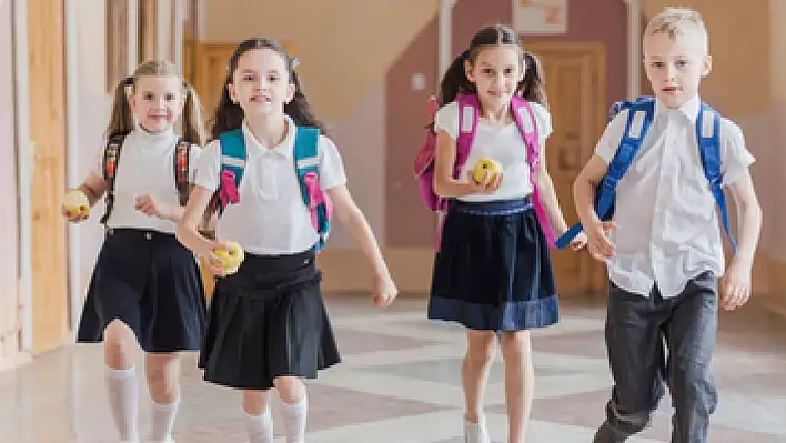 Okullarda Tekrar Forma Dönemi: Serbest Kıyafet Uygulaması Sona Eriyor