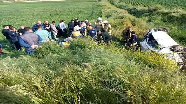 Otomobil şarampole yuvarlandı: 1 ölü, 3 yaralı