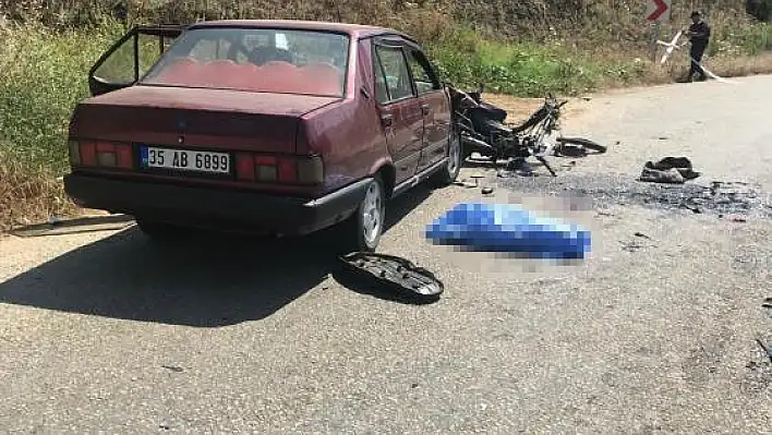 Otomobille çarpışan motosiklet sürücüsü öldü