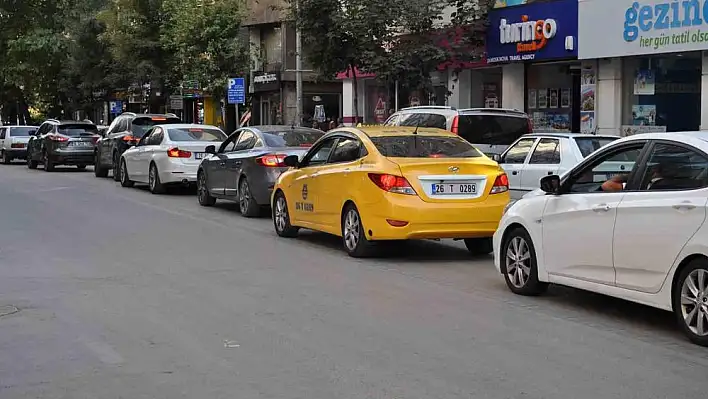 (ÖZEL) Vatandaşlar Eskişehir'deki trafik sorununa çözüm bulunmasını bekliyor