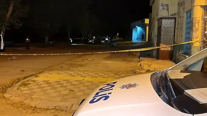 Pompalı tüfekle ateş açıldı: 1 ölü, 4 yaralı