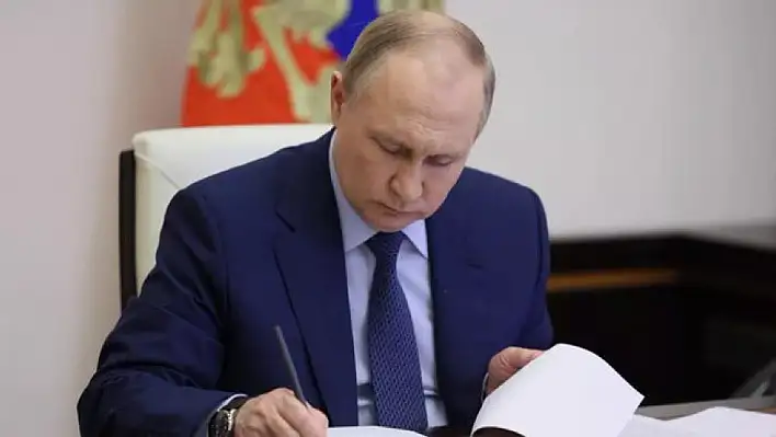 Putin, Rus komutanlarla bir araya geldi