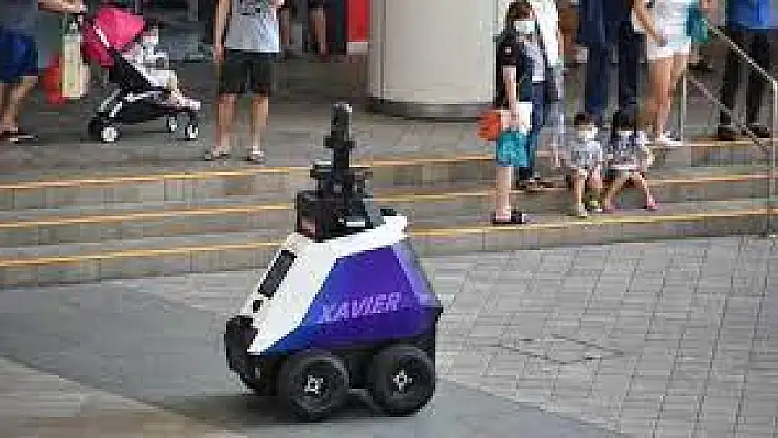 Robot polisler Singapur Polis Gücü'ne katıldı