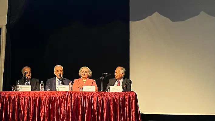 Rodoslu Türk yazarlar Karşıyaka'da bir araya geldi