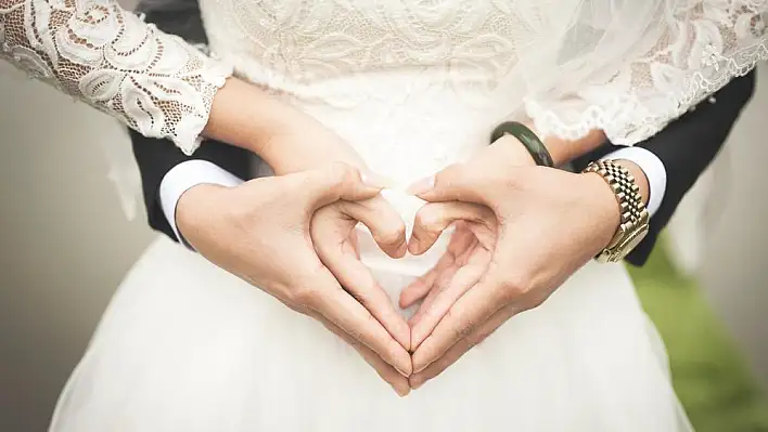 Rüyada evleneceğin kişiyi görmek ne anlama gelir? İşte rüya tabirleri…